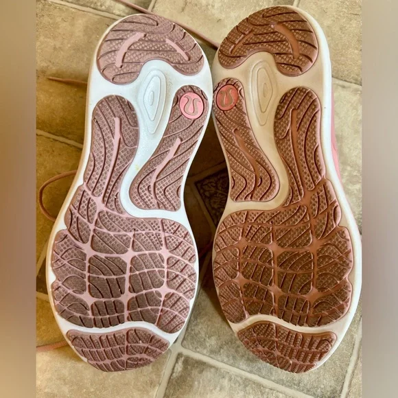 Lululemon Blissfeel Running Shoes - Picture 5 of 5